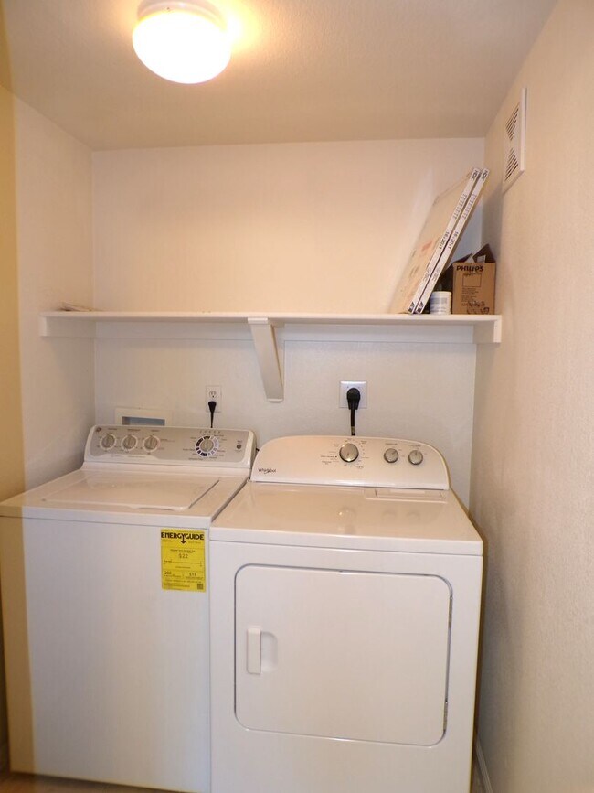 Building Photo - Spacious 2-Bed, 2.5-Bath Condo in Cherry C...