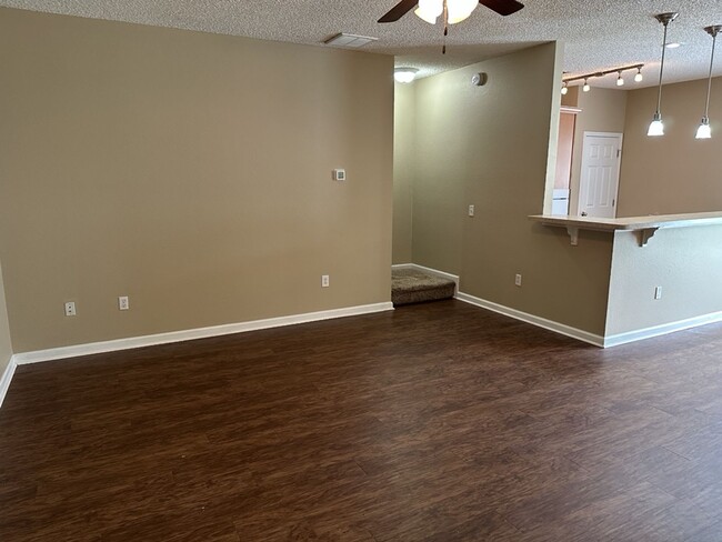 Building Photo - 495 Canyon Oak Loop