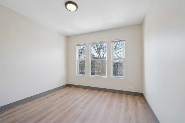 Building Photo - 9635 S Forest Ave