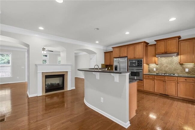Building Photo - 10870 Brunson Dr
