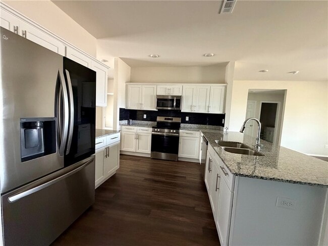 Building Photo - 2960 W McLaren Dr