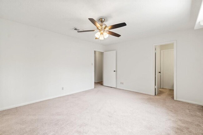 Building Photo - 29 W Torch Pine Cir