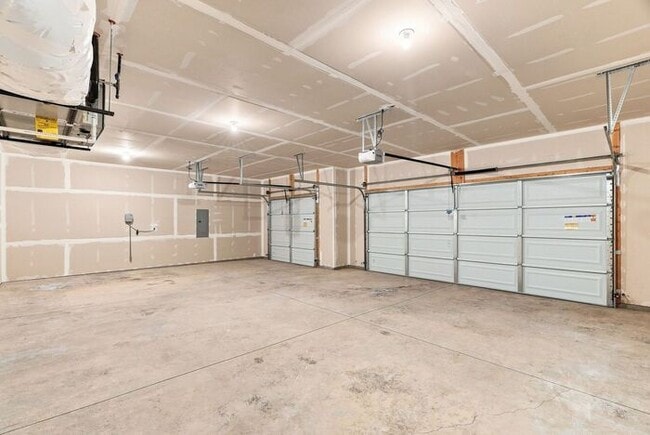 Building Photo - Modern 4-Bedroom Home with a 3-Car Garage & Covered Patio