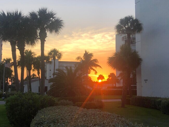 Building Photo - 5159 N Hwy A1A