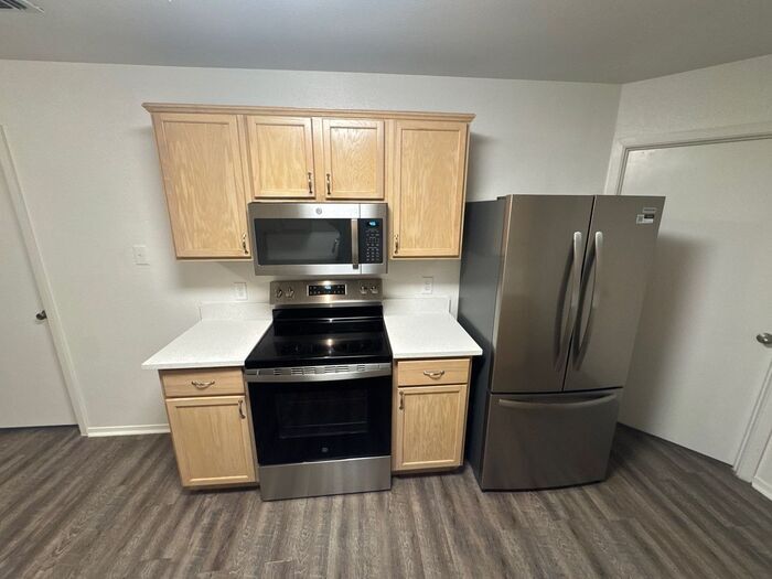 Building Photo - 2806 James Rd