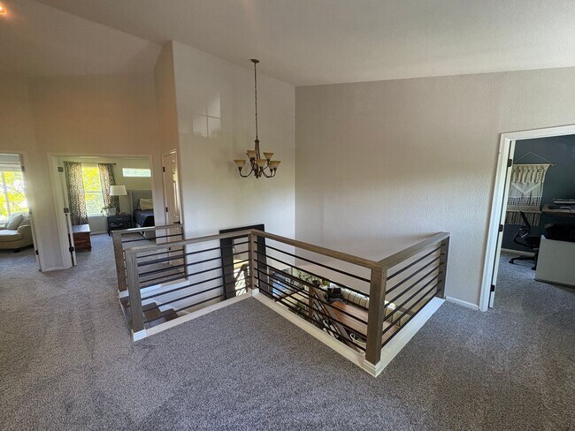 Building Photo - High-End 4 Bed 3.5 Bath Home Next to Arapa...