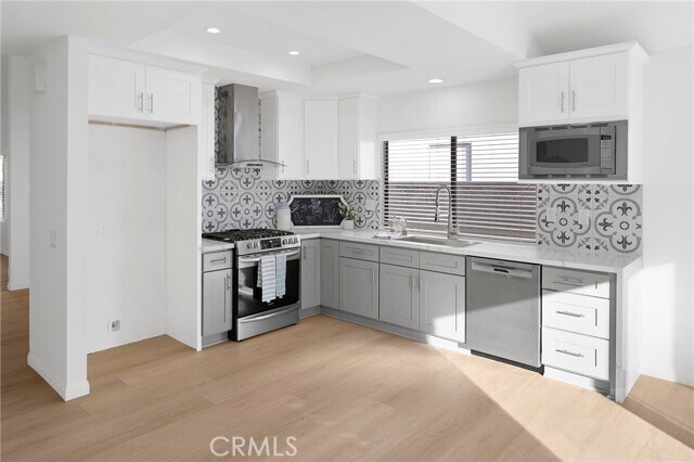 Building Photo - 11 Hunter