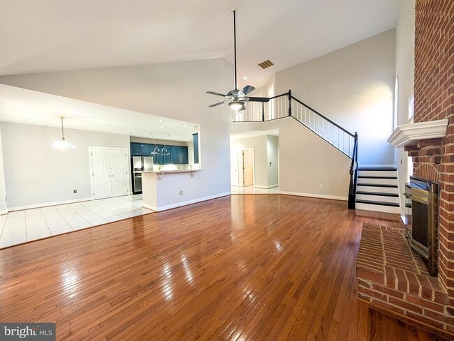 Building Photo - 6441 Lake Meadow Dr