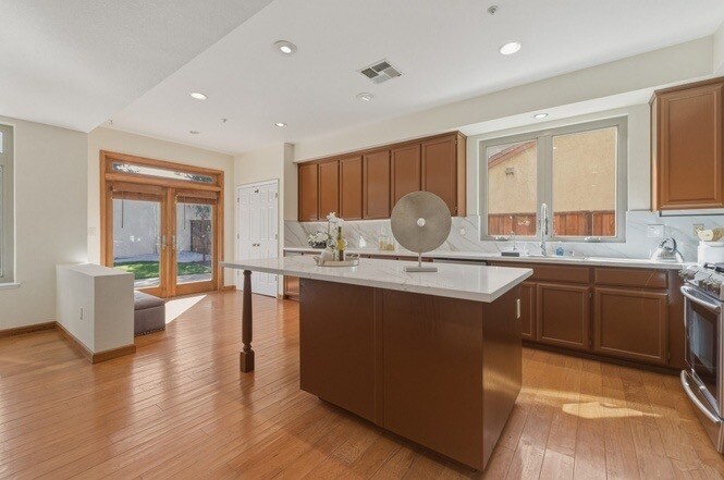 Building Photo - 1433 Jayhawk Ln