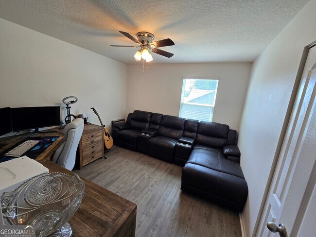 Building Photo - 101 Cedar Breeze Dr