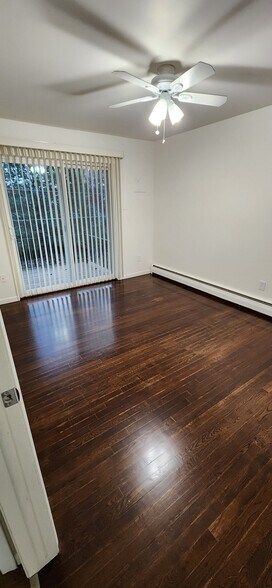 Building Photo - 195 Summit View Ct