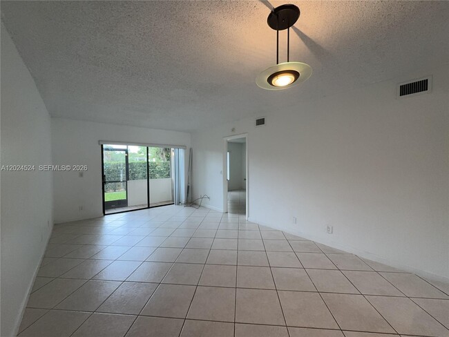 Building Photo - 6552 Arleigh Ct