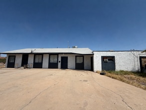 Building Photo - 523 W 12th St
