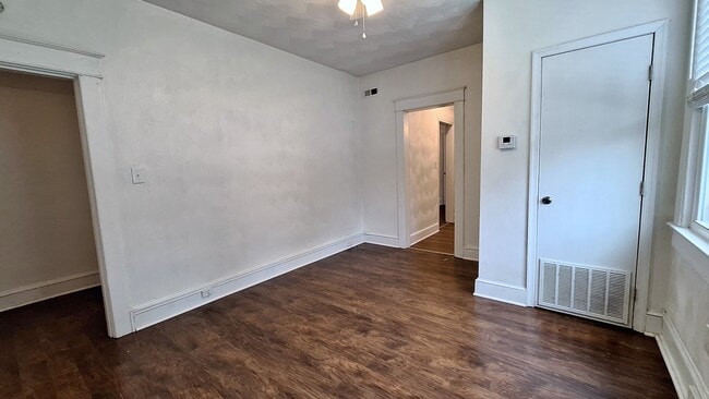 Building Photo - 311 W 27th St