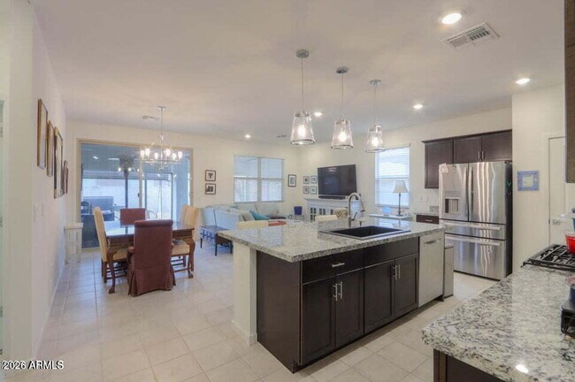 Building Photo - 41575 W Saguaro Dr