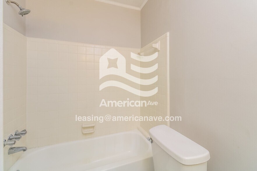 Building Photo - 217 Chadford Rd