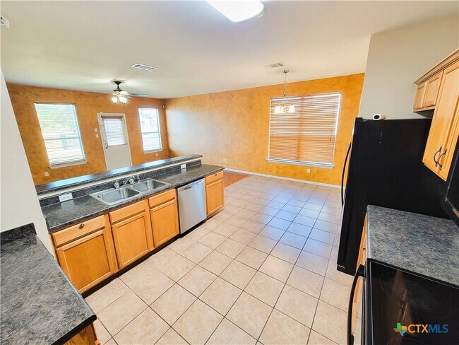 Building Photo - 610 Taurus Dr
