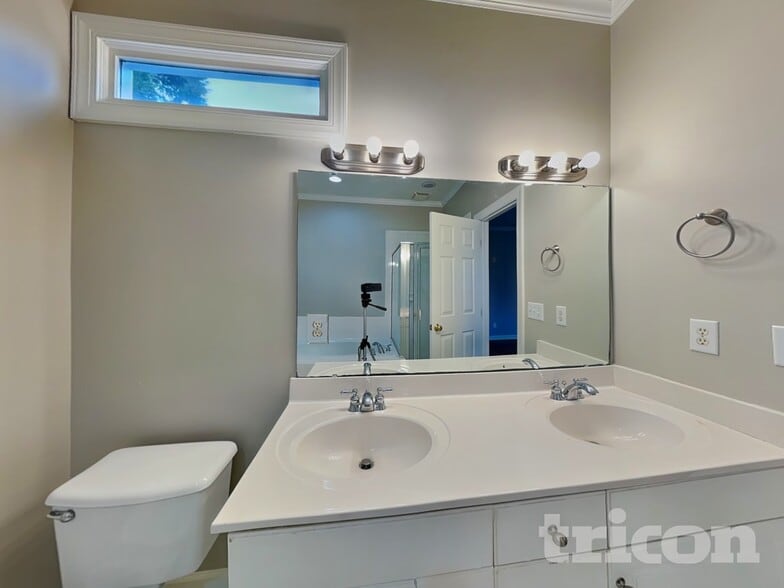 Building Photo - 10301 Sorrills Creek Ln