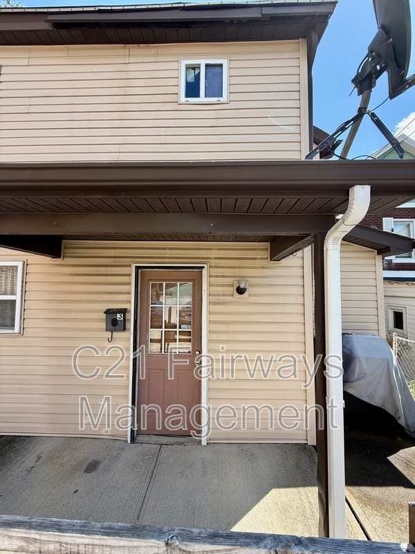 Building Photo - 620 Carothers Ave