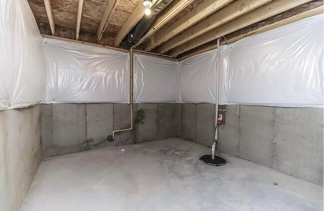 Building Photo - 10279 Benjamin Way