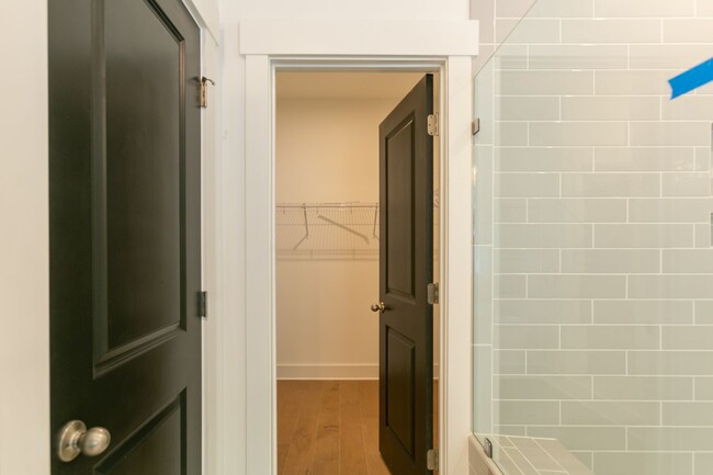 Building Photo - Stunning home in The Parks at Meadowview!