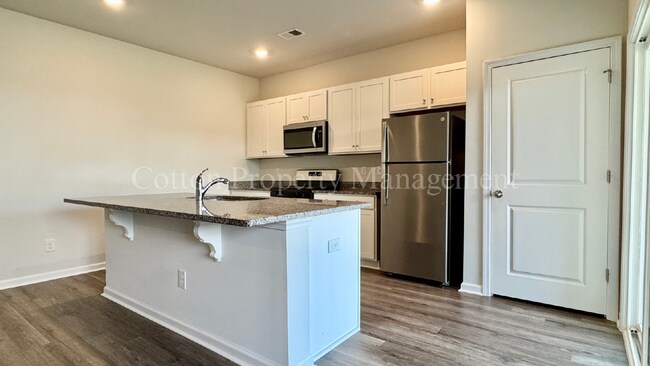 Building Photo - 2516 Centerway Ln