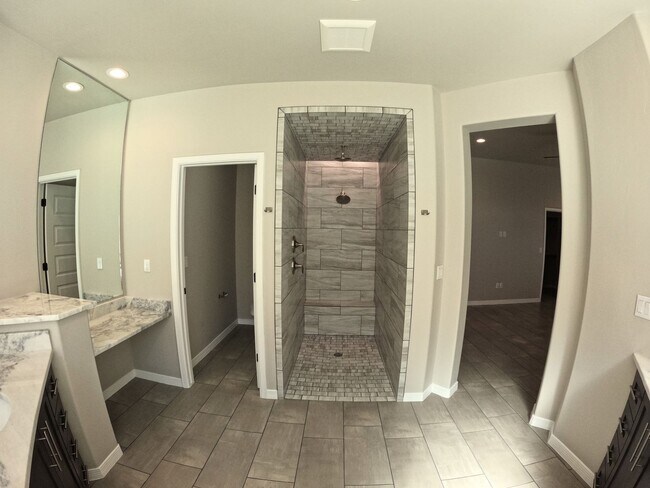 Building Photo - 3729 Santa Clarita Ave