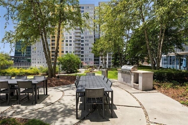 Building Photo - 44 Peachtree Pl NW
