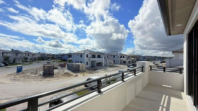 Building Photo - 19700 NE 14th Ave