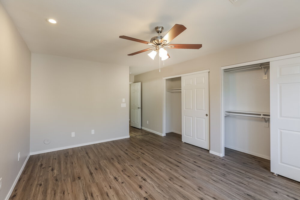 Building Photo - 10898 W Alvarado Rd