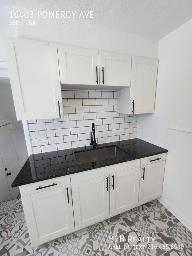 Building Photo - 16403 Pomeroy Ave