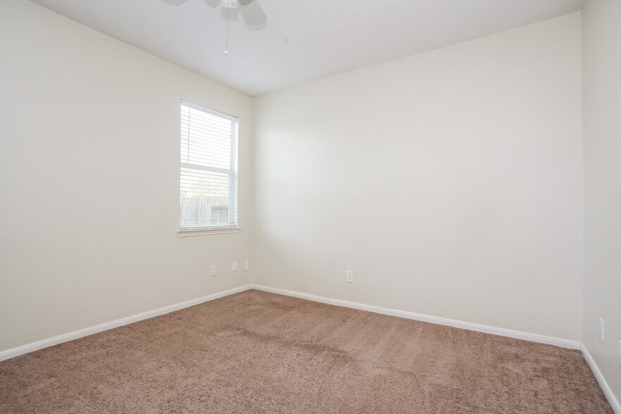 Building Photo - 4838 Montclair Hill Ln