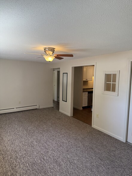 Building Photo - 131 English Village Rd