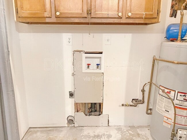 Building Photo - 860 Crab Orchard Dr