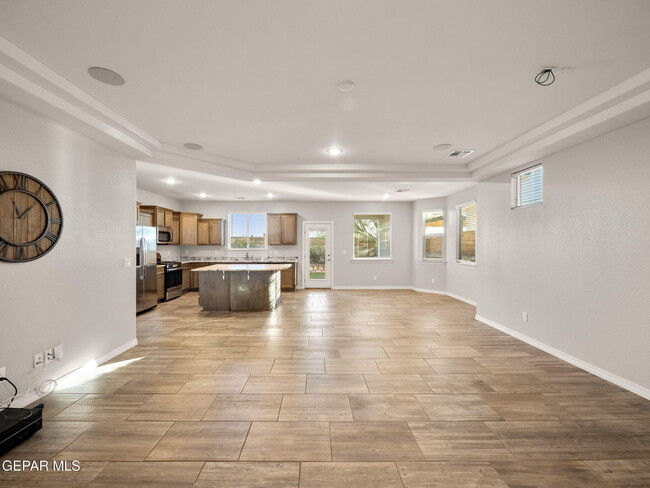 Building Photo - 5916 Hidden Acres Dr