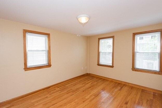 Building Photo - 548 E 3rd St