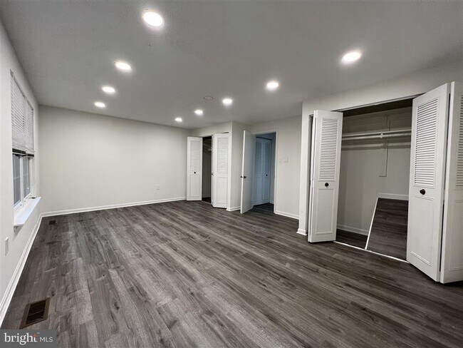 Building Photo - 11405 Encore Dr