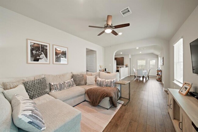 Building Photo - 5407 Briana Dee Dr
