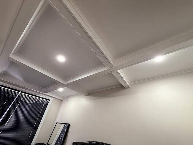 Building Photo - 125 Mallory Ave