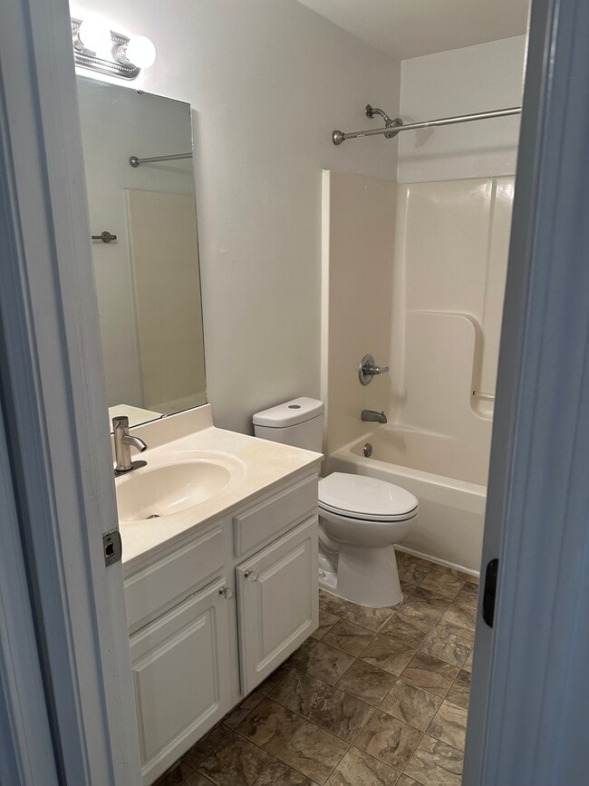 Building Photo - 5631 Seths Dr