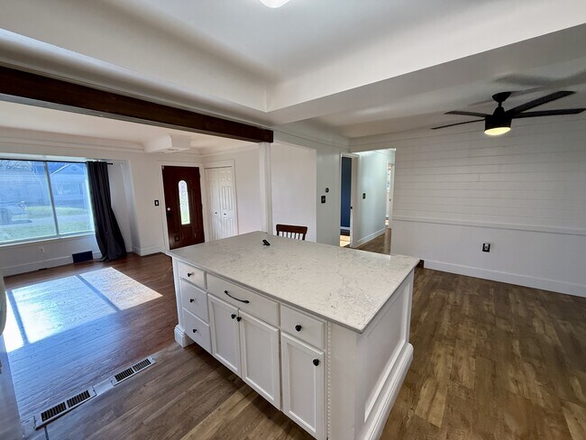Building Photo - 52678 Pappy Ln