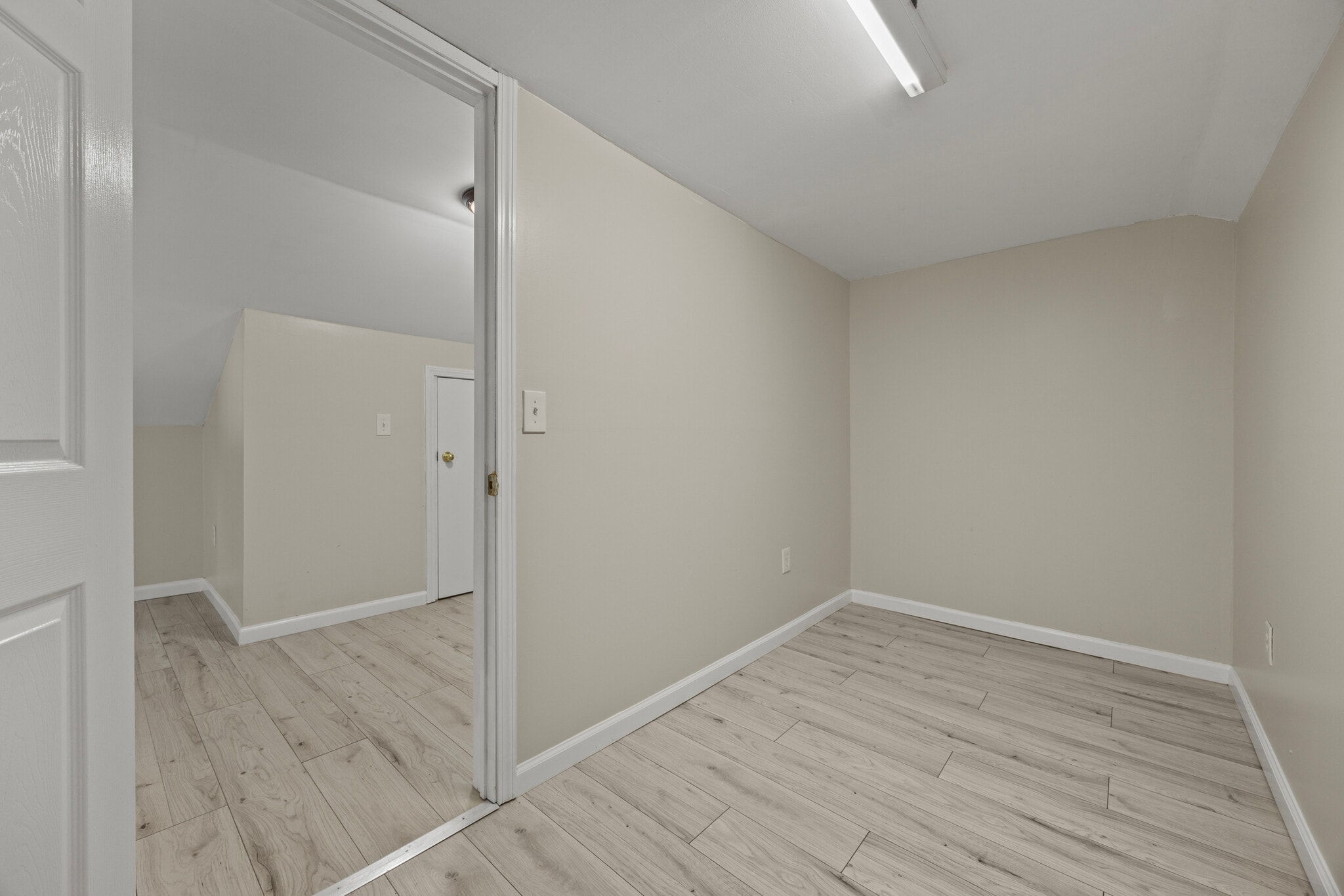 Building Photo - 20 School St