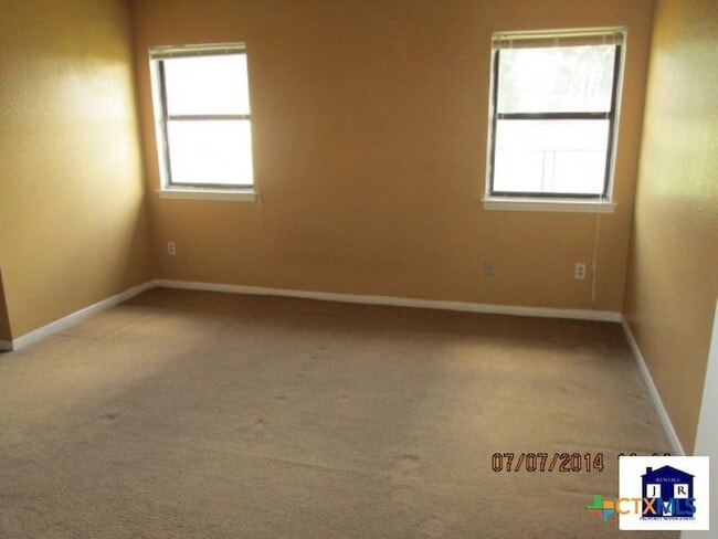 Building Photo - 2619 Phyllis Dr