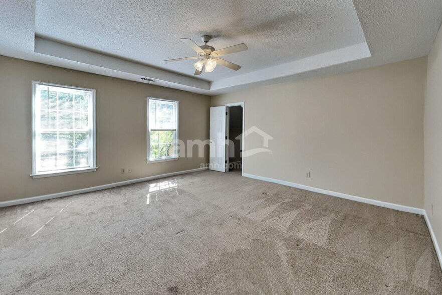 Building Photo - 1300 Summit Point Ln