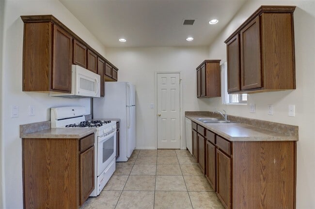 Building Photo - 7750 Spouse Dr