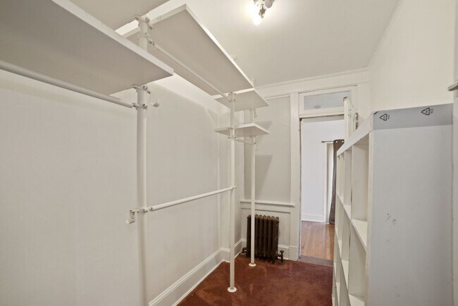 Building Photo - Available Now!  // 3bedroom 2.5 bathroom C...