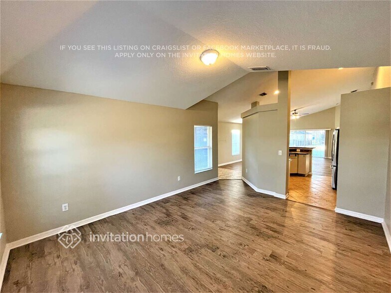 Building Photo - 6416 Bridgecrest Dr