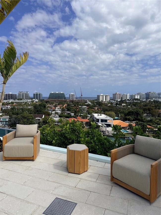 Building Photo - 9201 E Bay Harbor Dr