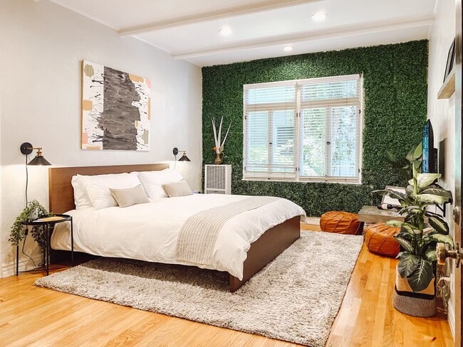Building Photo - Adelon - Furnished