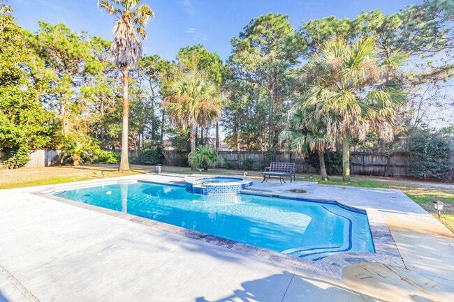 Building Photo - Bluewater Bay Area 4 Bedroom Pool Home!